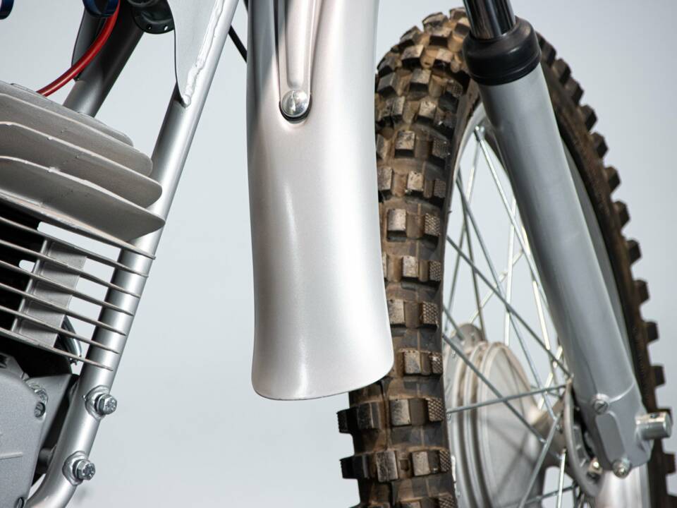 Immagine 23/50 di SWM DUMMY (1975)