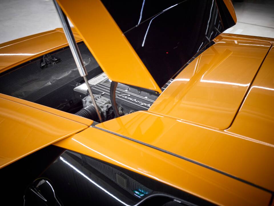 Image 47/99 of Lamborghini Murciélago (2003)