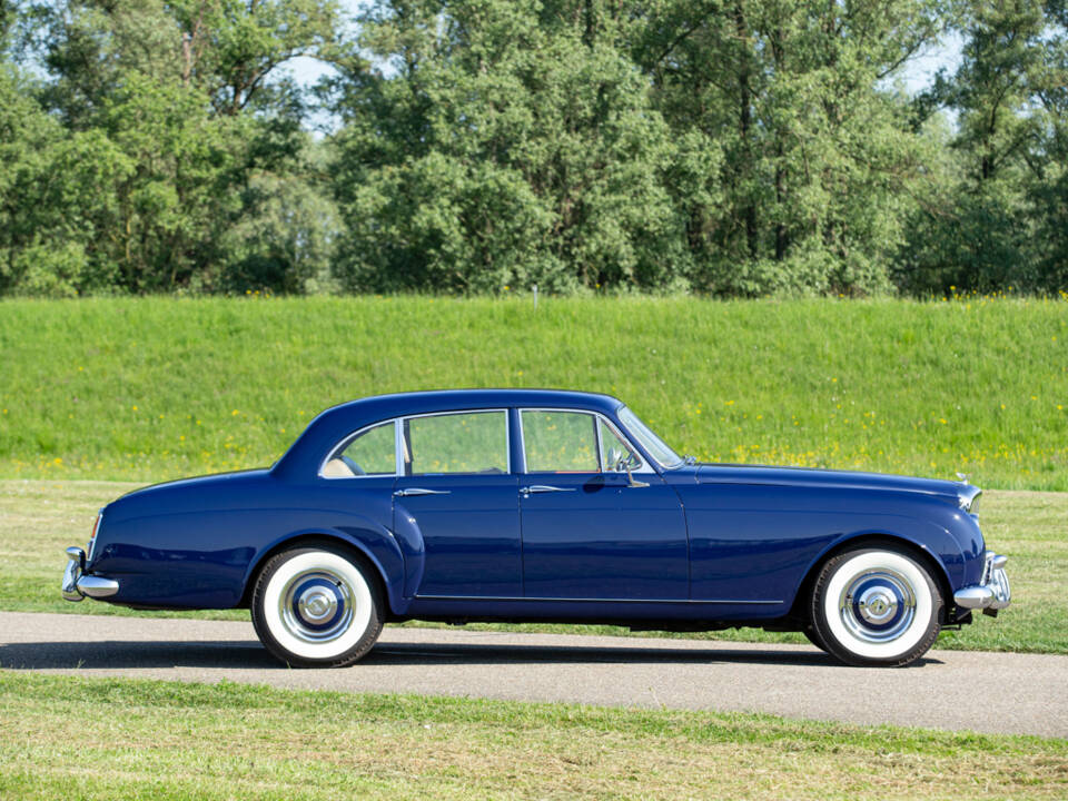 Immagine 5/42 di Bentley S 2 Continental (1961)