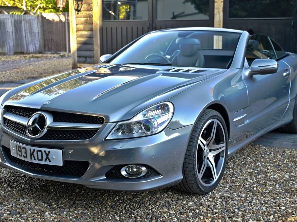 Image 4/50 of Mercedes-Benz SL 500 (2008)