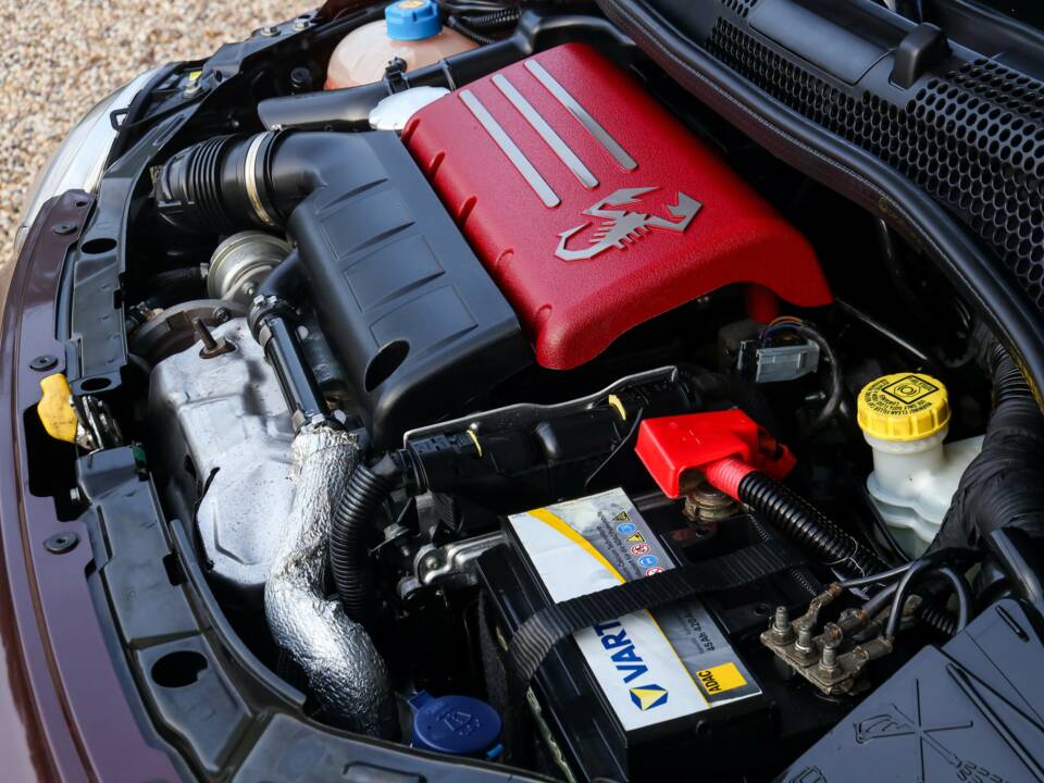 Imagen 19/50 de Abarth 695 "Edizione Maserati" (2013)