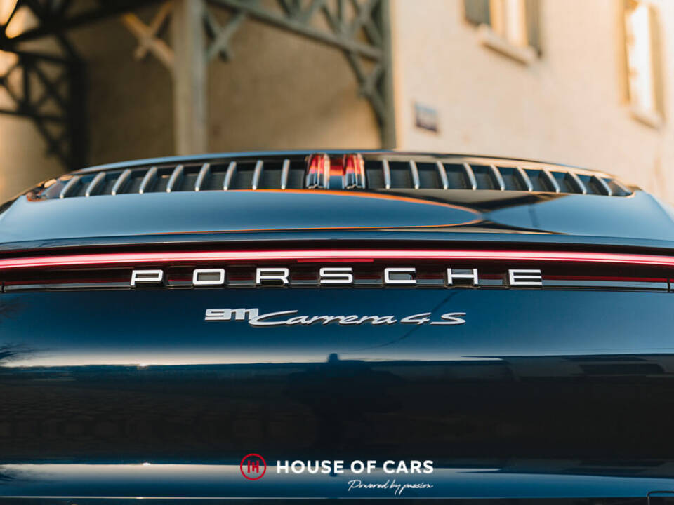 Image 22/49 of Porsche 911 Carrera 4S (2020)