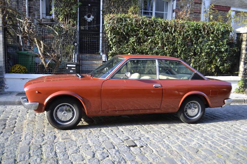 Image 13/56 of FIAT 124 Sport Coupe (1973)