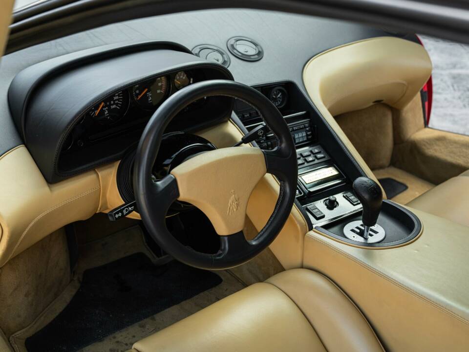 Image 46/50 of Lamborghini Diablo VT (1993)