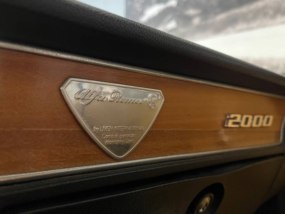 Image 11/18 de Alfa Romeo 2000 GT Veloce (1972)