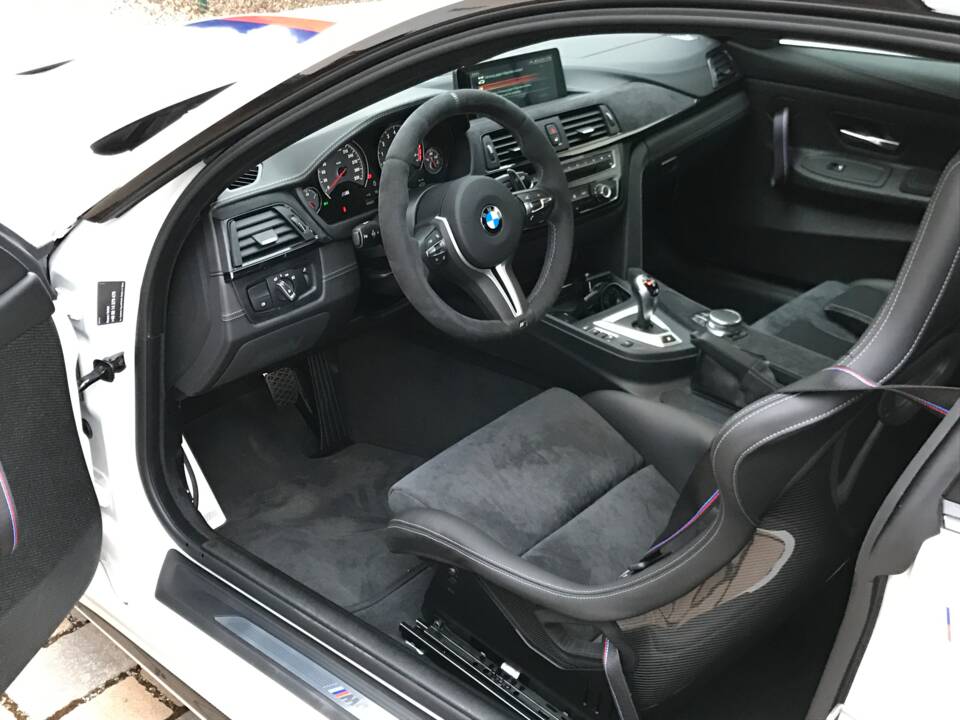 Bild 20/25 von BMW M4 GTS &quot;DTM Champion Edition&quot; (2017)