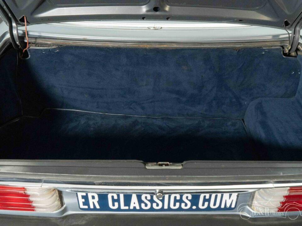 Image 19/19 of Mercedes-Benz 380 SL (1983)