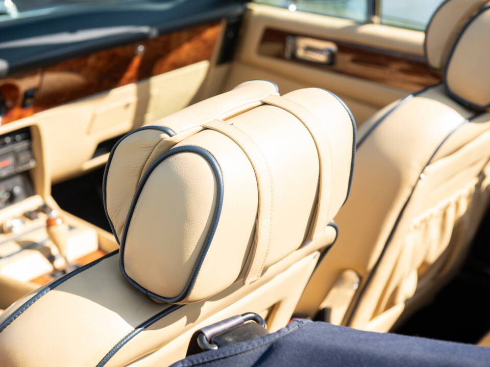 Imagen 10/21 de Aston Martin V8 Volante (1979)