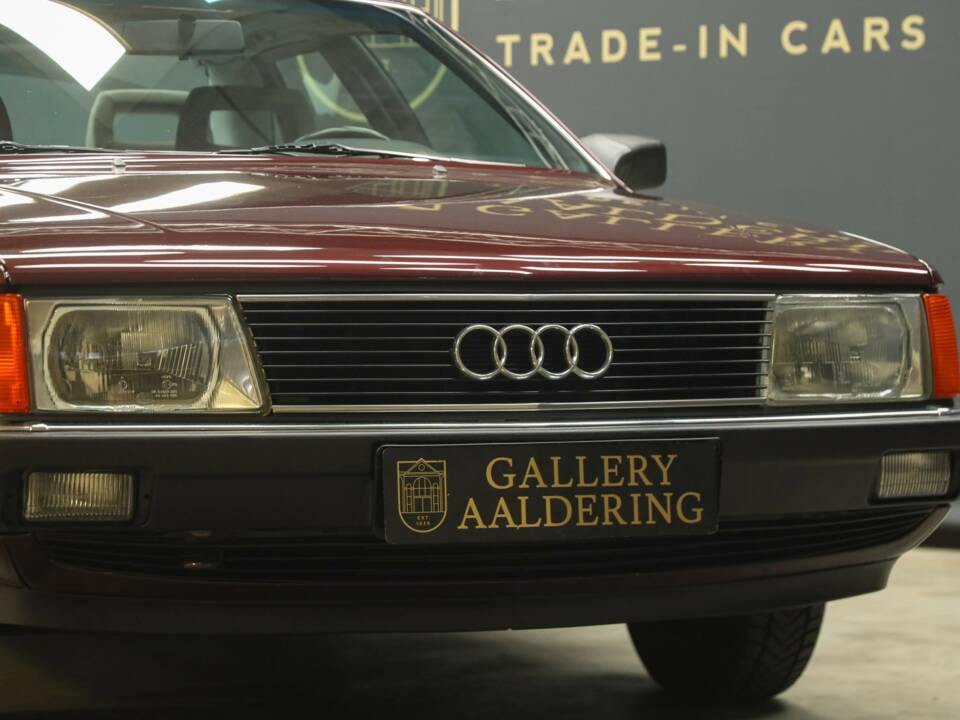 Image 26/50 de Audi 100 - 2.3E quattro (1990)