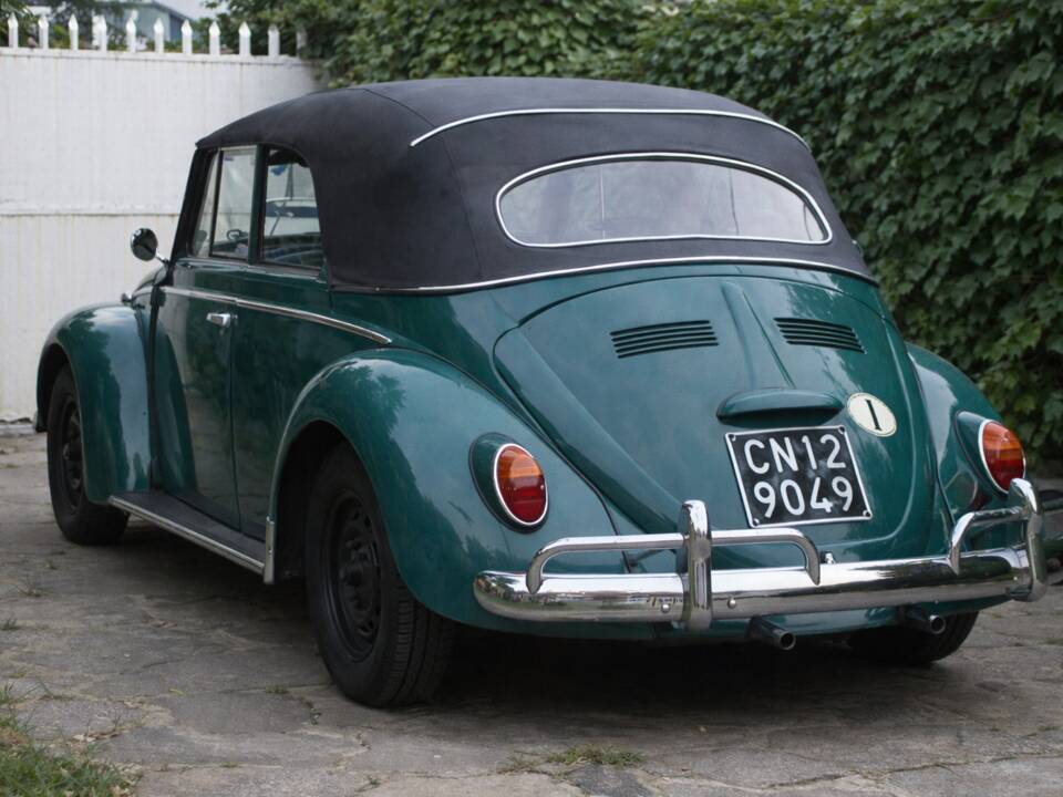 Image 73/81 of Volkswagen Beetle 1200 (1965)
