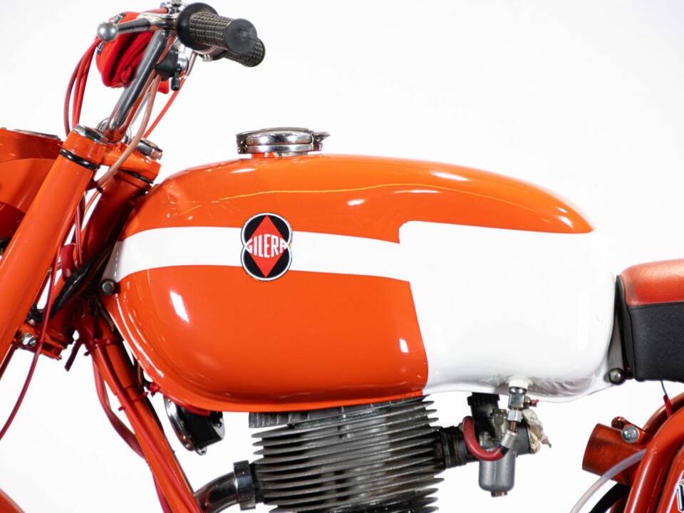 Bild 24/50 von Gilera Giubileo 175 Sport (1963)