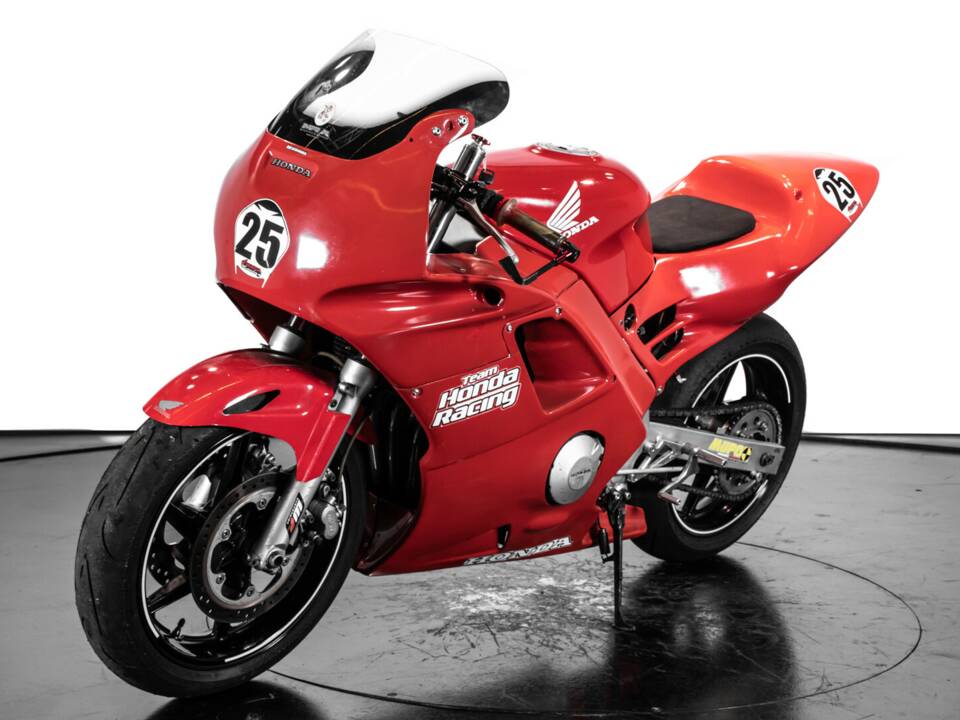 Image 5/33 of Honda CBR 600 F (1994)
