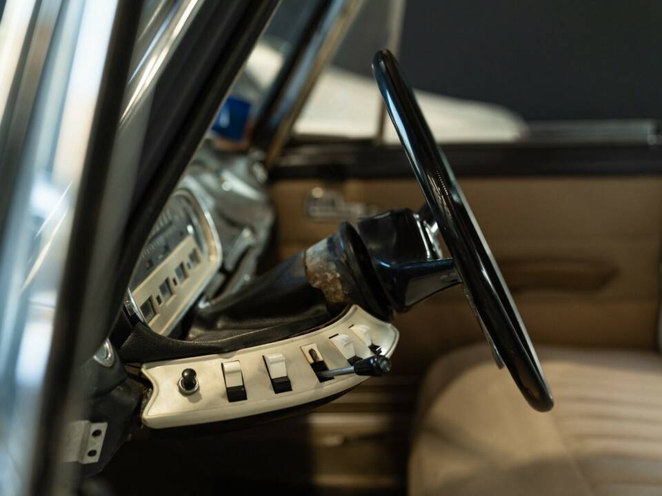 Image 32/43 of Lancia Flavia 1500 (1967)