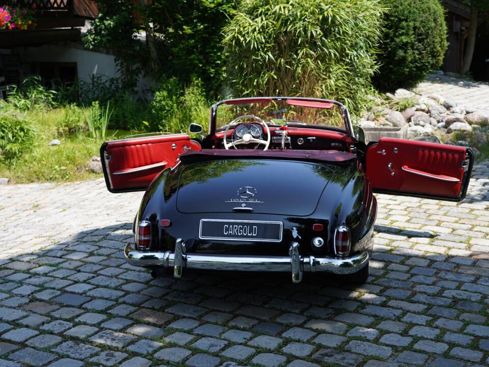 Image 11/16 of Mercedes-Benz 190 SL (1963)