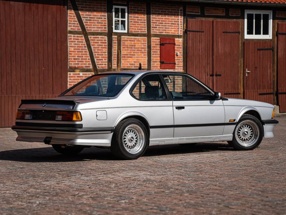 Image 16/49 of BMW M 635 CSi (1986)