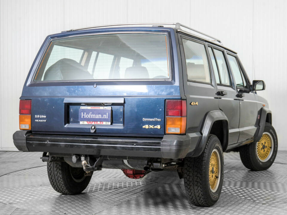 Image 45/50 de Jeep Cherokee 2.8L V6 (1986)