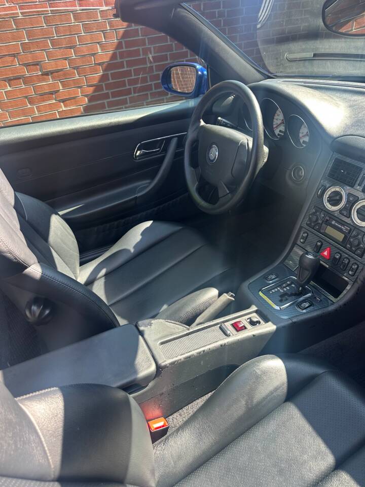 Afbeelding 4/15 van Mercedes-Benz SLK 230 Kompressor (1998)
