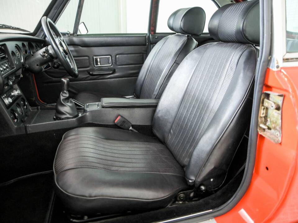 Bild 16/50 von MG MGB GT V8 SEC (1978)
