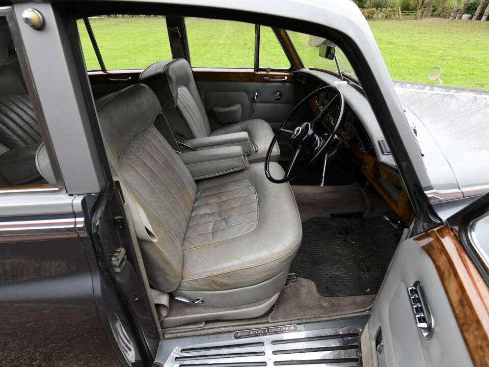 Image 27/50 of Bentley S 3 (1964)