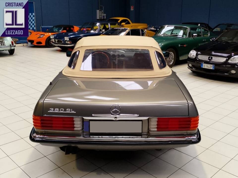 Image 18/60 of Mercedes-Benz 380 SL (1982)