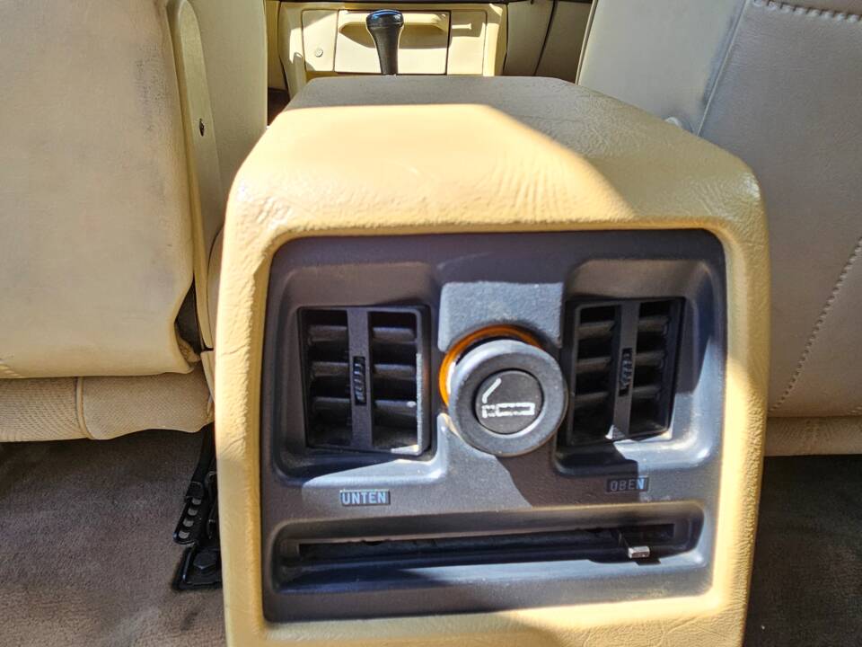 Image 14/100 of BMW 728i (1983)