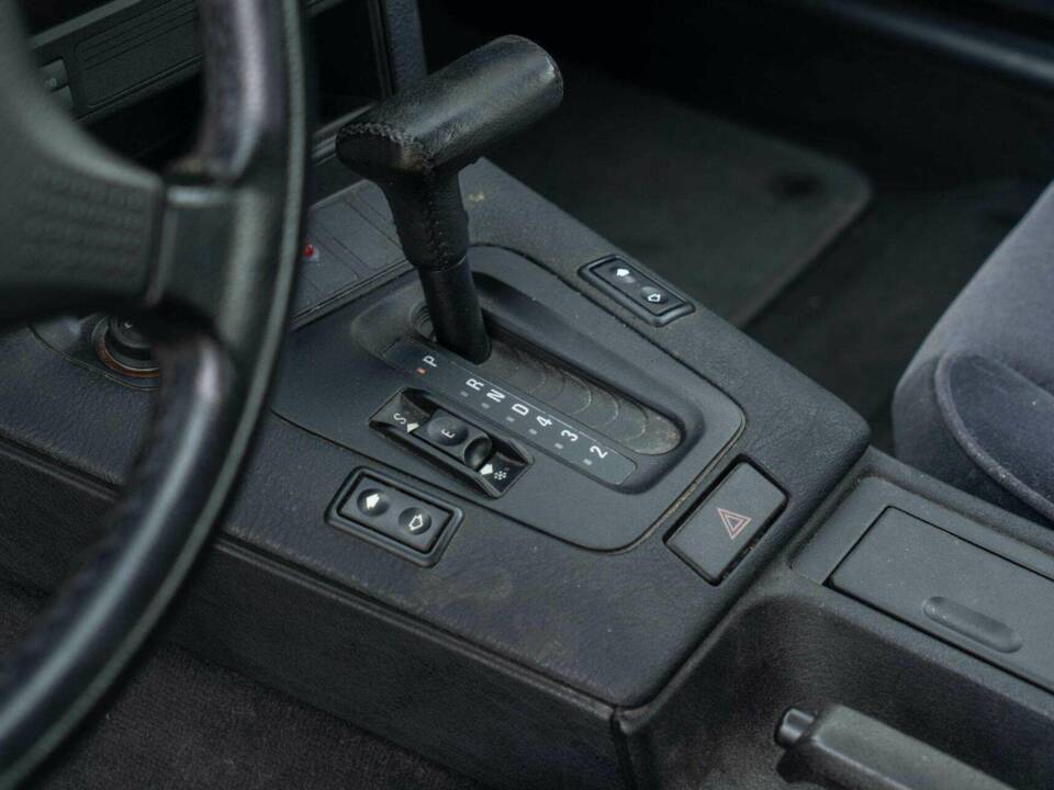 Image 7/40 de BMW 320i (1994)
