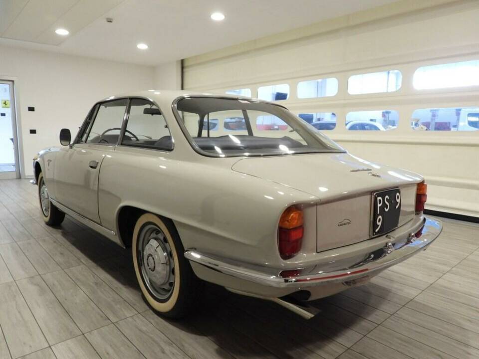 Imagen 3/15 de Alfa Romeo 2600 Sprint (1963)