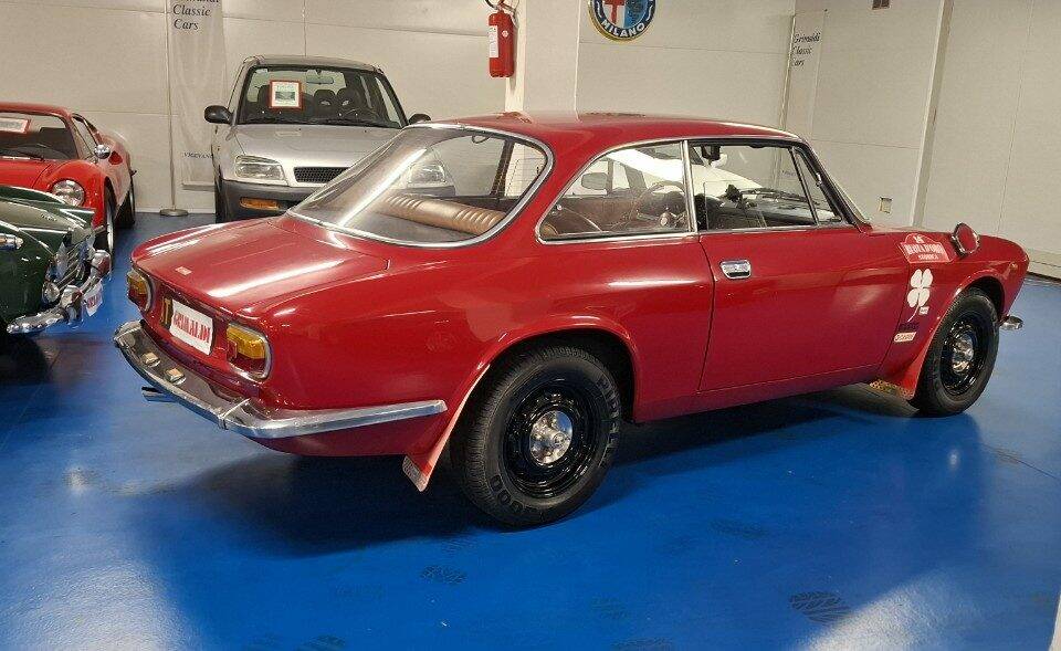 Bild 3/37 von Alfa Romeo Giulia 1300 GT Junior (1974)