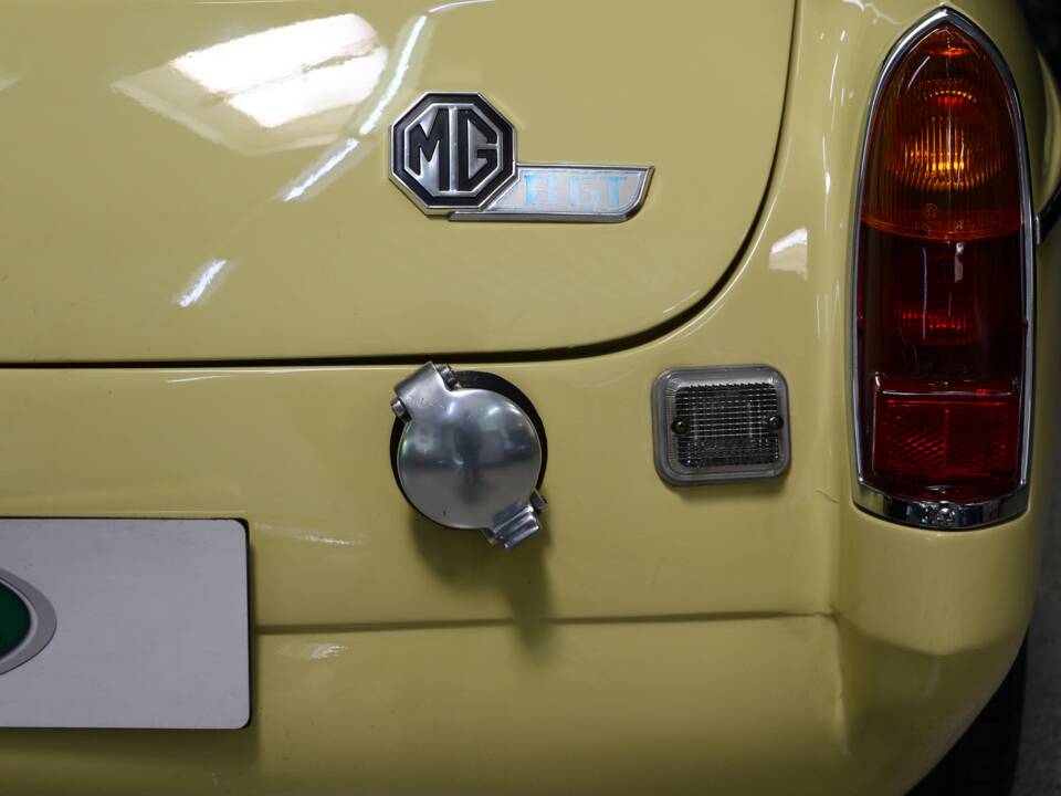 Bild 31/34 von MG MGB GT (1966)
