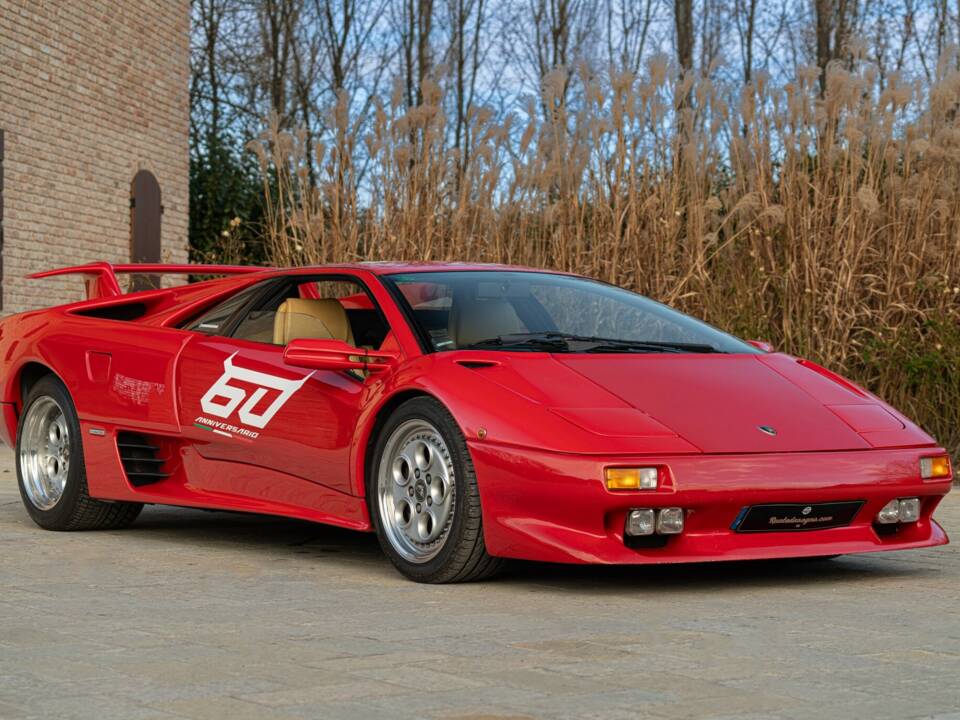 Immagine 5/50 di Lamborghini Diablo VT (1993)