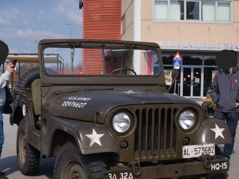 Image 2/6 of Willys-Overland Jeep Station Wagon (1954)