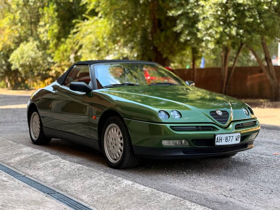 Bild 12/43 von Alfa Romeo Spider 2.0 Twin Spark 16V (1995)