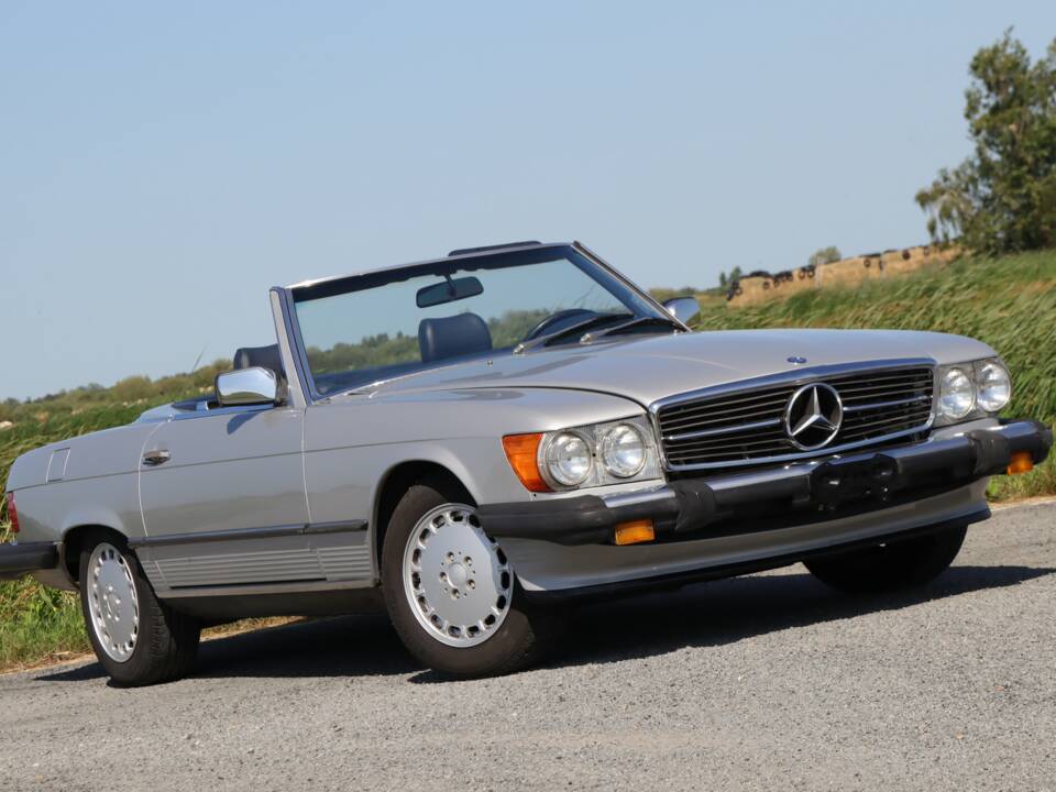 Image 17/50 de Mercedes-Benz 560 SL (1988)