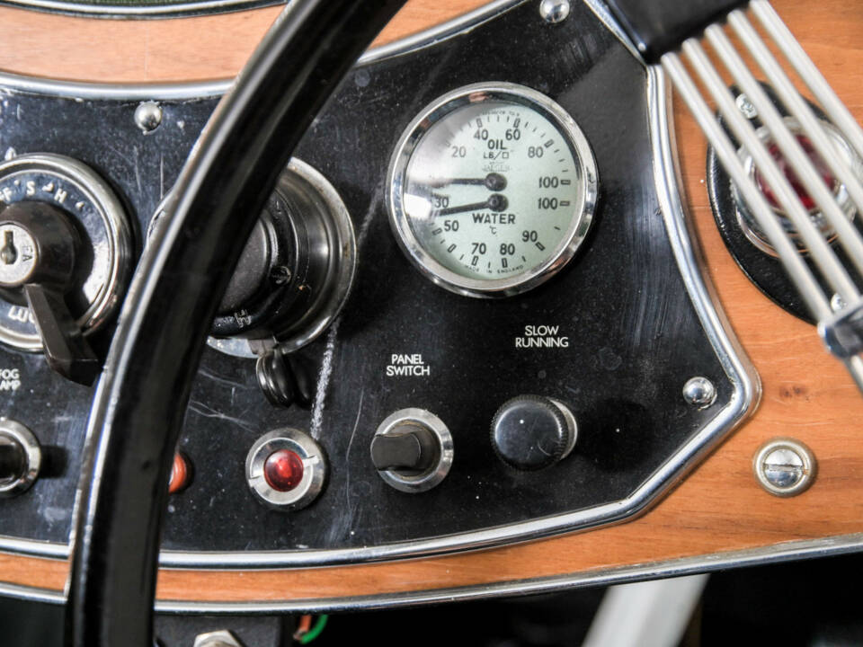 Image 24/50 of MG TC (1947)