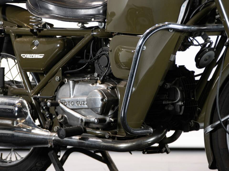 Bild 38/50 von Moto Guzzi Nuovo Falcone Militare (1973)
