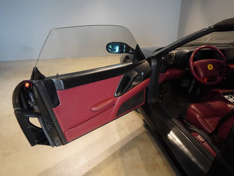 Bild 9/20 von Ferrari F 355 Spider (1998)