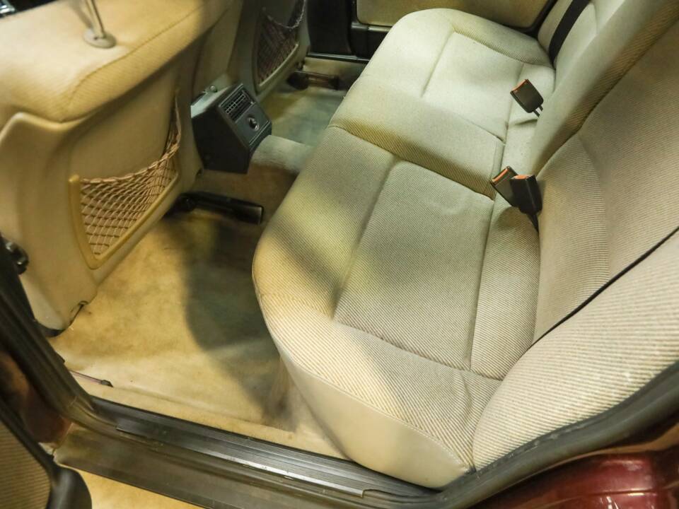 Image 49/50 de Audi 100 - 2.3E quattro (1990)