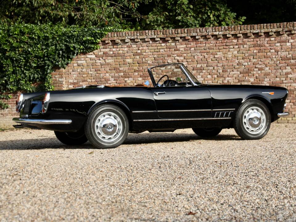 Bild 19/50 von Alfa Romeo 2000 Spider (1961)