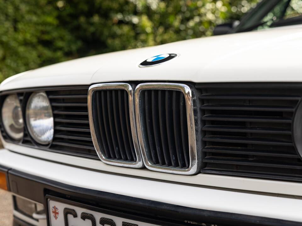 Afbeelding 36/48 van BMW 325i (1990)