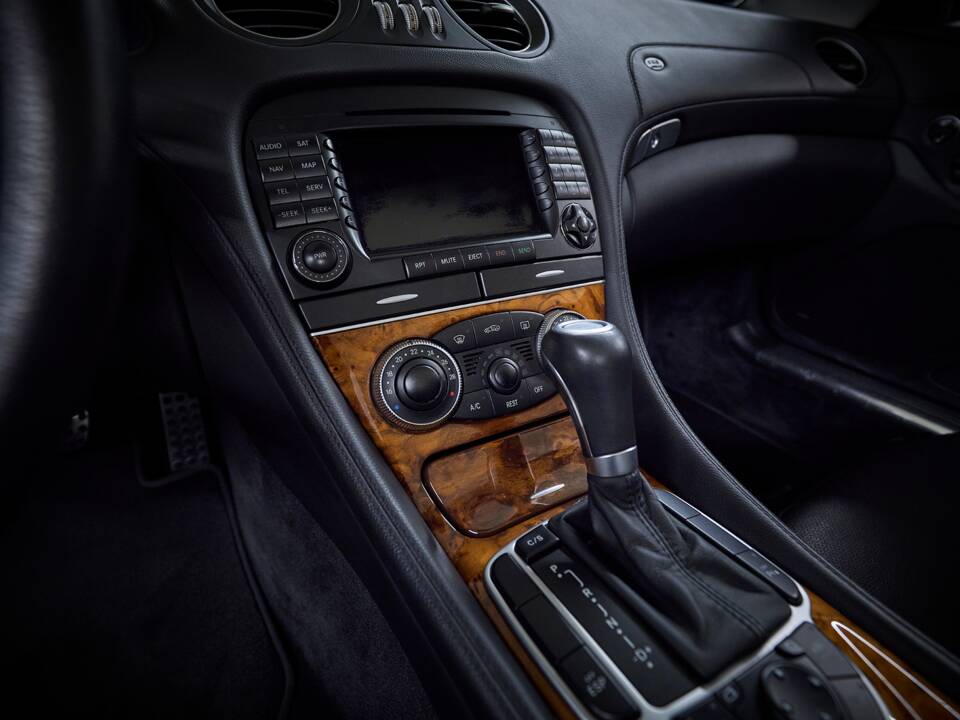 Image 62/99 de Mercedes-Benz SL 550 (2007)