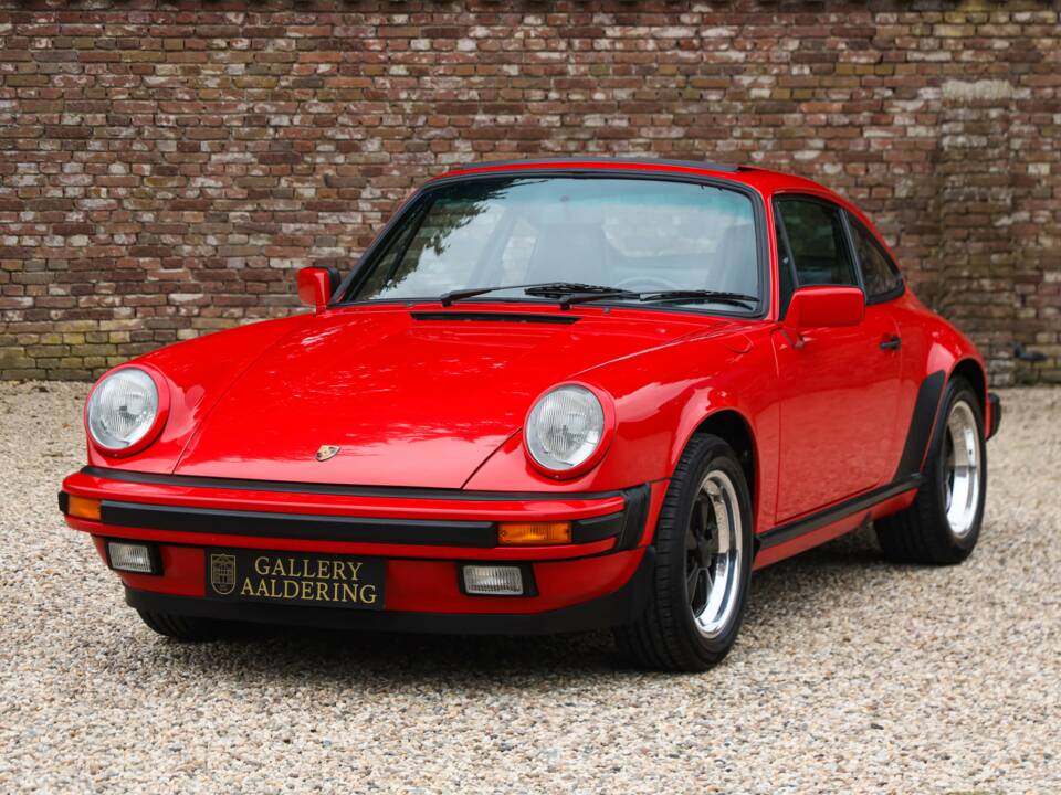 Image 13/50 of Porsche 911 Carrera 3.2 (1988)