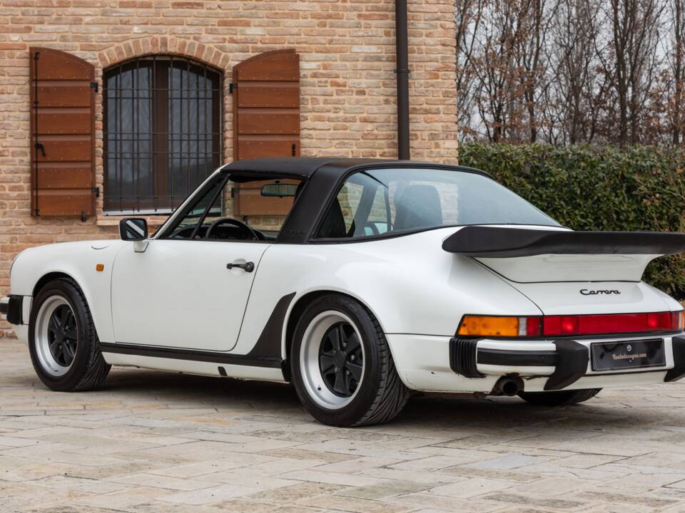 Afbeelding 11/45 van Porsche 911 Carrera 3.2 (WTL) (1988)