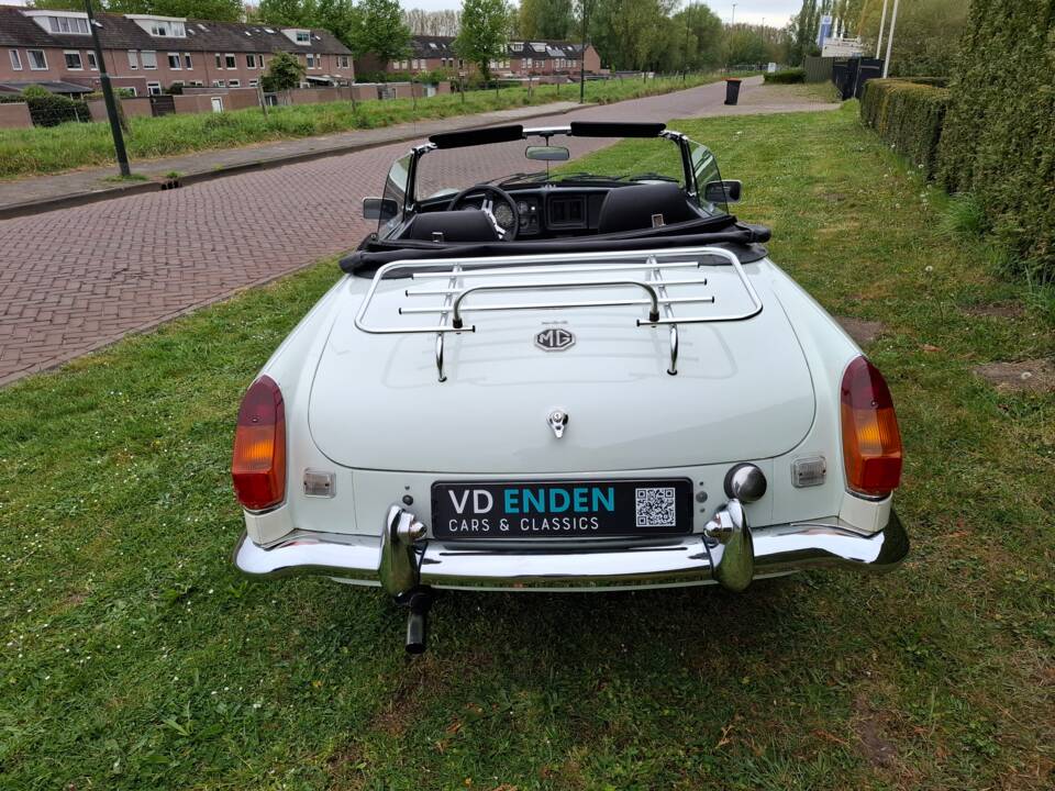 Afbeelding 5/19 van MG MGB (1978)