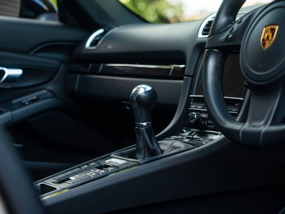Image 41/47 of Porsche Boxster (2016)