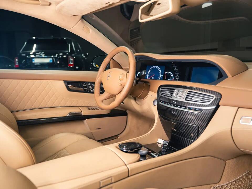 Image 28/40 of Mercedes-Benz CL 65 AMG (2008)