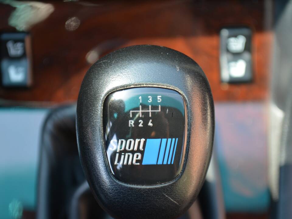 Immagine 13/15 di Mercedes-Benz E 220 (1996)