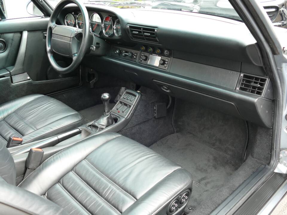 Image 18/22 of Porsche 911 Carrera 4 "30 Jahre 911" (1994)