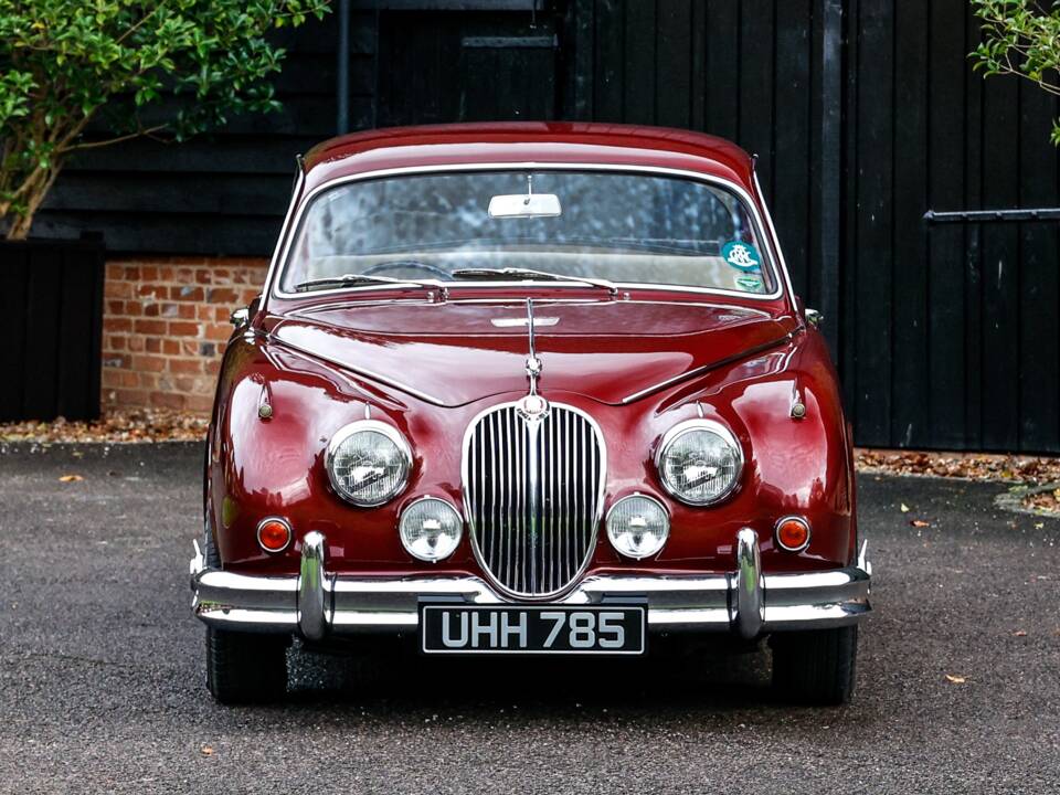 Image 6/42 of Jaguar Mk II 3.8 (1962)