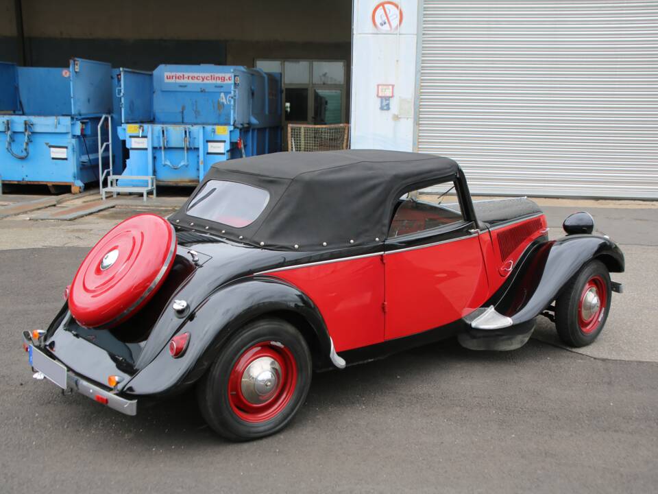 Immagine 7/45 di Citroën Traction Avant 11 BL (1952)