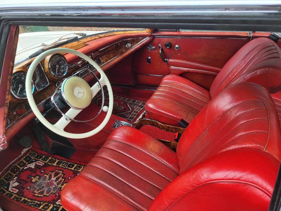 Imagen 19/49 de Mercedes-Benz 250 SE (1966)